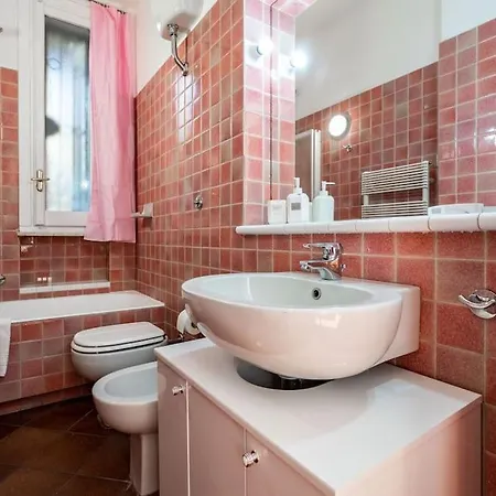 A Due Fermate Dal Colosseowi-fi & Netflix Gratis * Rom