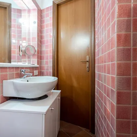 A Due Fermate Dal Colosseowi-fi & Netflix Gratis * Rom